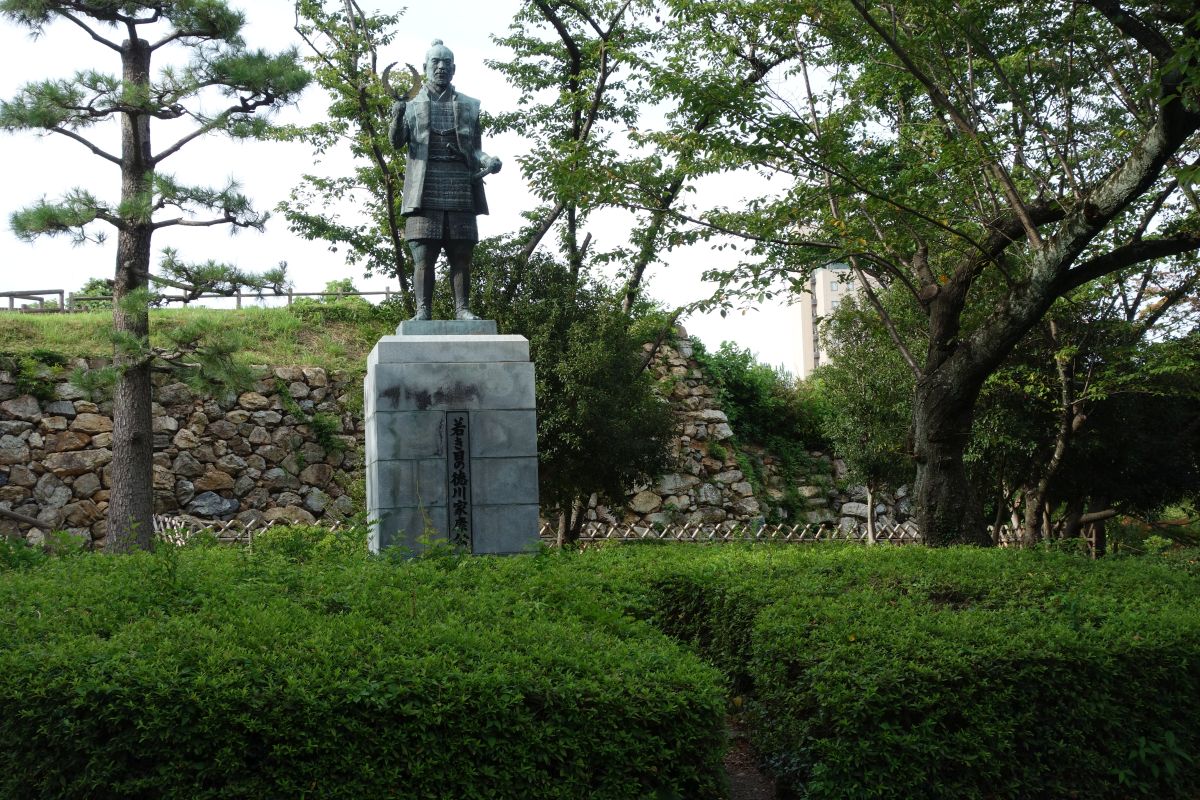 Ieyasu Tokugawa Statue vor der Burg Hamamatsu